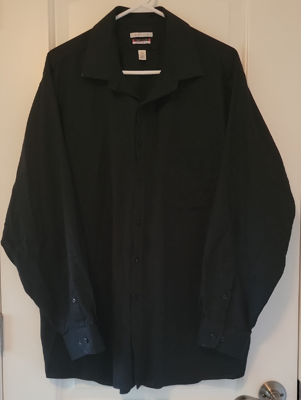 Van Heusen Black Long-Sleeve Dress Shirt
